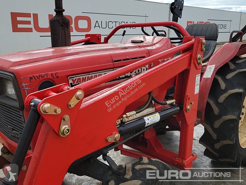Lantbrukstraktor  YM2402D
