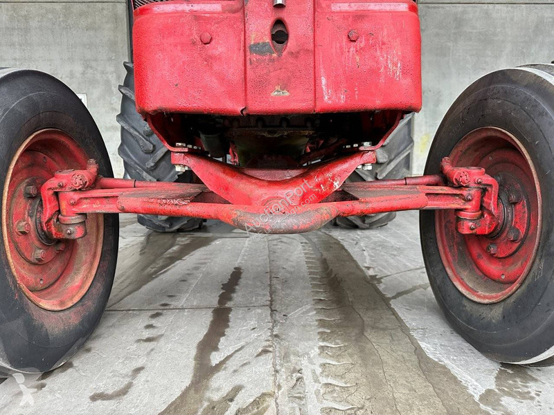 Tractor Volvo 470