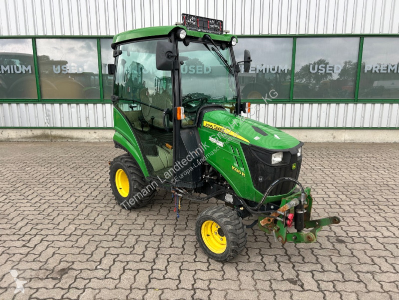 Lantbrukstraktor John Deere 1026 R