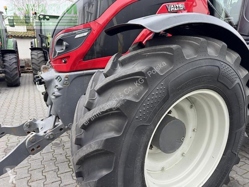 Valtra  t234 versu tractor
