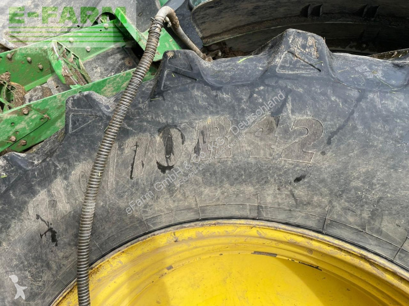 Lantbrukstraktor John Deere 7215R