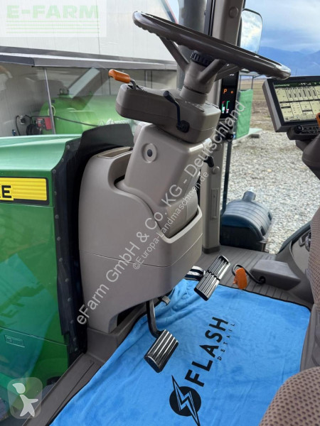 Lantbrukstraktor John Deere 7230R