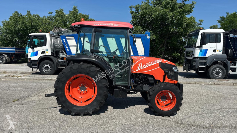 Tractor agrícola Kubota M8540 4x4