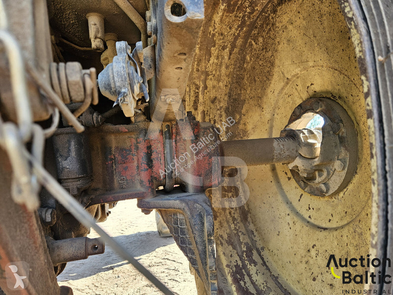 Lantbrukstraktor Belarus MTZ 1025