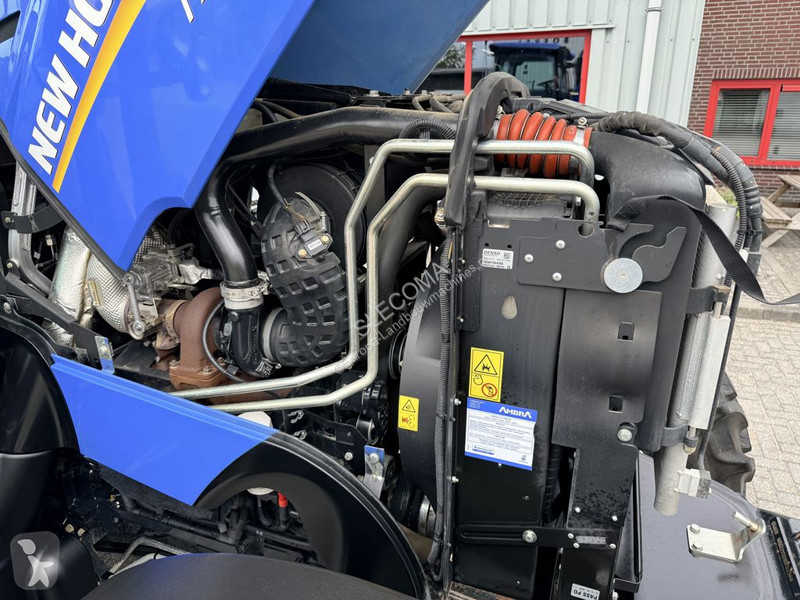 New Holland T7.165S Range Command tractor