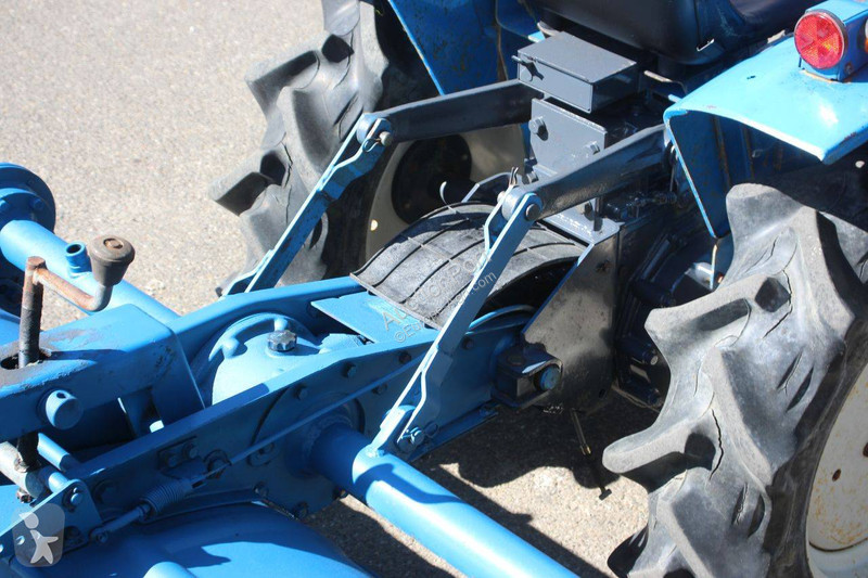 Lantbrukstraktor Mitsubishi MT1301D