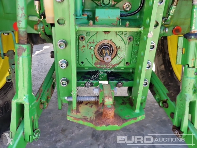 Zemědělský traktor John Deere 6330