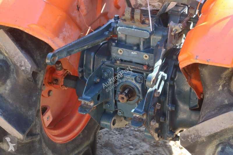 Tractor Kubota B7001