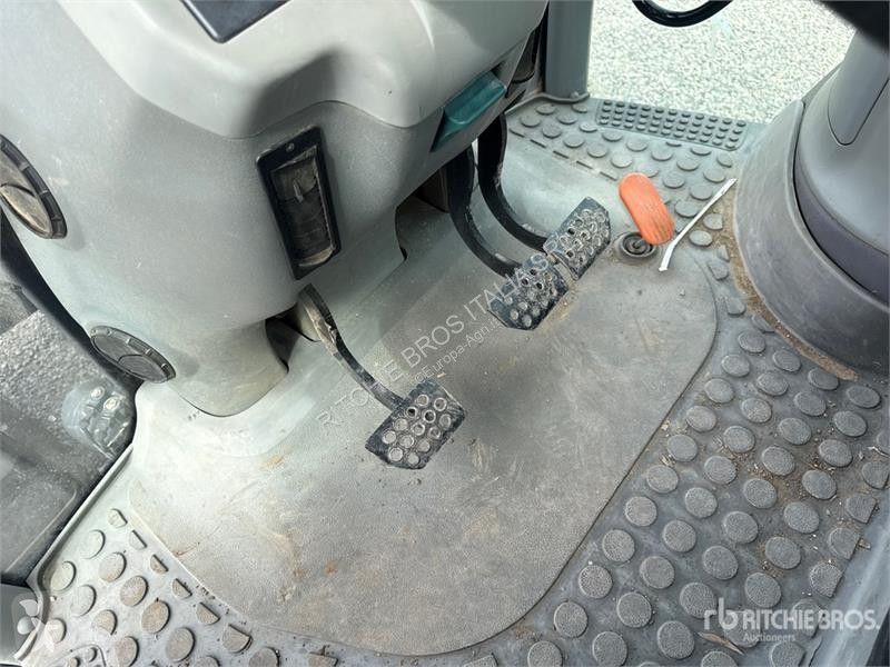 Сільськогосподарський трактор  L730 4WD Tractor