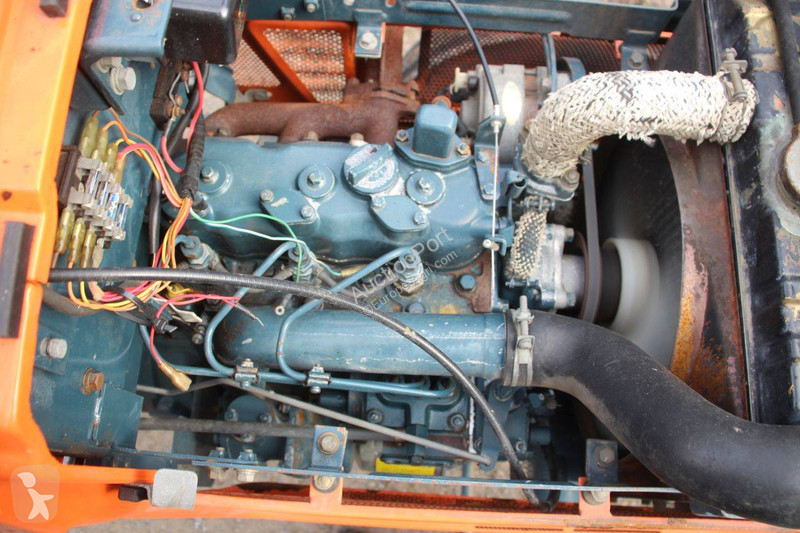 Сільськогосподарський трактор Kubota L2601