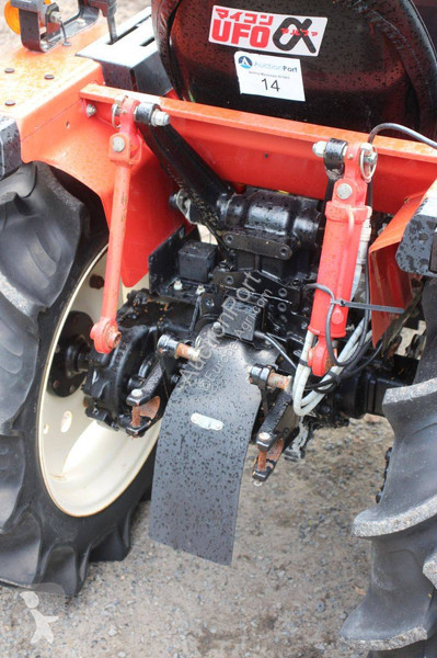 Сільськогосподарський трактор Yanmar F165D
