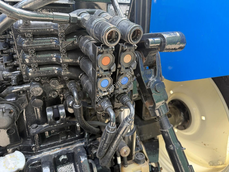 Mezőgazdasági traktor New Holland T6050