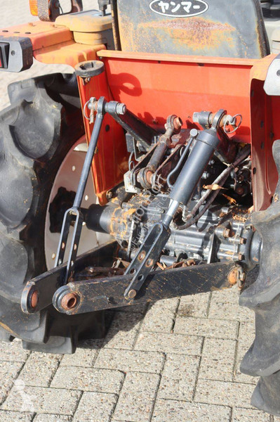 Tractor agrícola Yanmar F-7