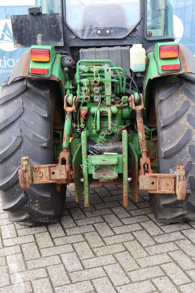 Tractor agrícola John Deere 5615 V