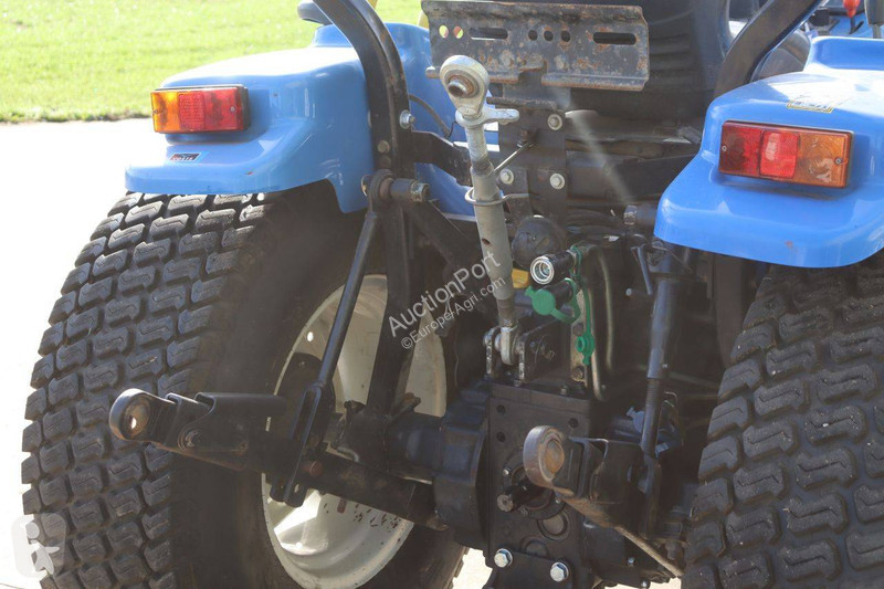 Tracteur agricole New Holland Boomer 2030