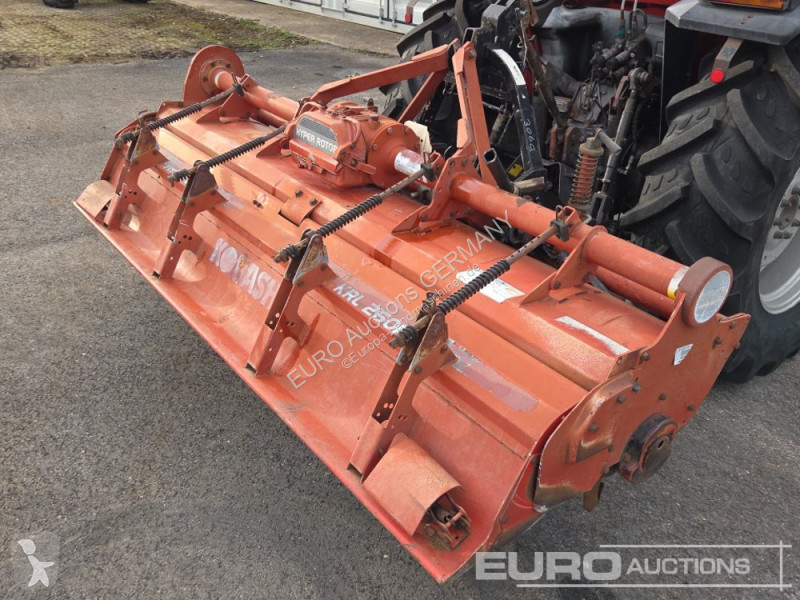 Zemědělský traktor Massey Ferguson 3060