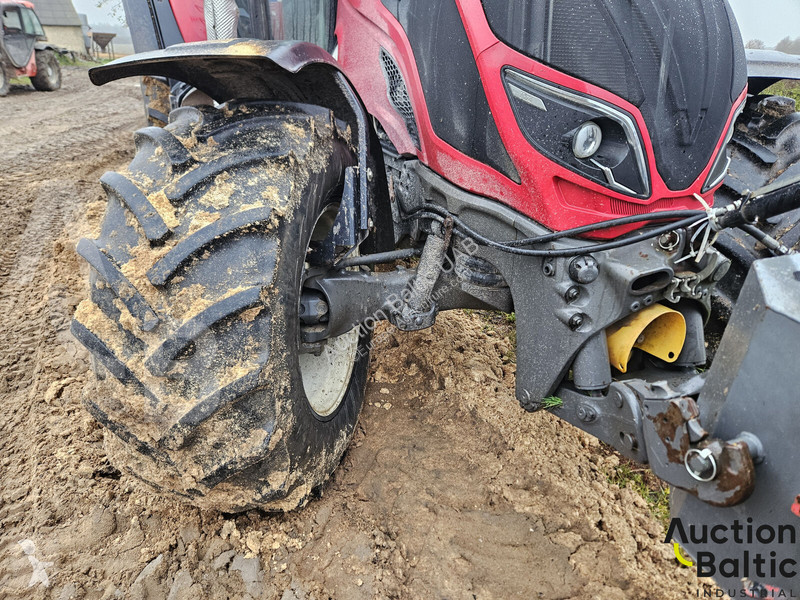 Tractor Valtra T 174 E