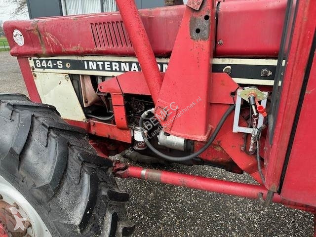 Tractor agrícola Case International 844S - Met...