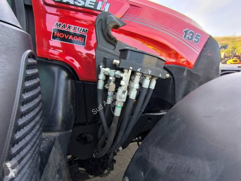 Tracteur agricole Case IH 135