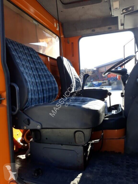 Lantbrukstraktor Mercedes Unimog - U90