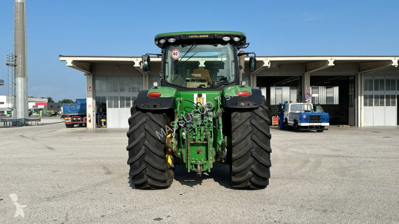 Lantbrukstraktor John Deere 7230R
