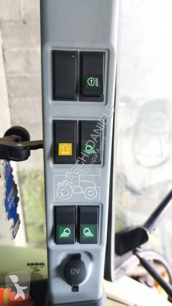 Trattore Claas Arion 440