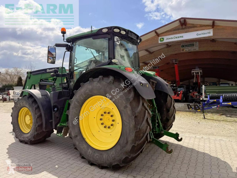 Landbrugstraktor John Deere  6215 r mit frontlader