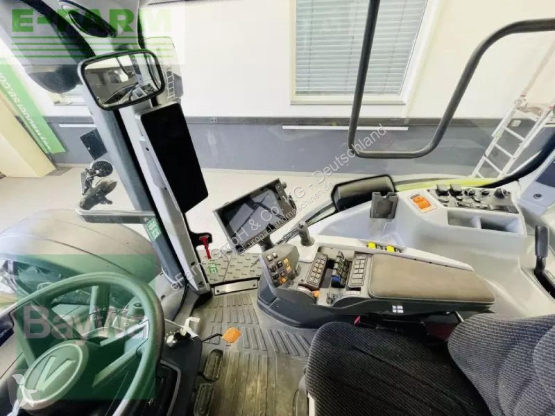 Landbrugstraktor Valtra  t215 versu