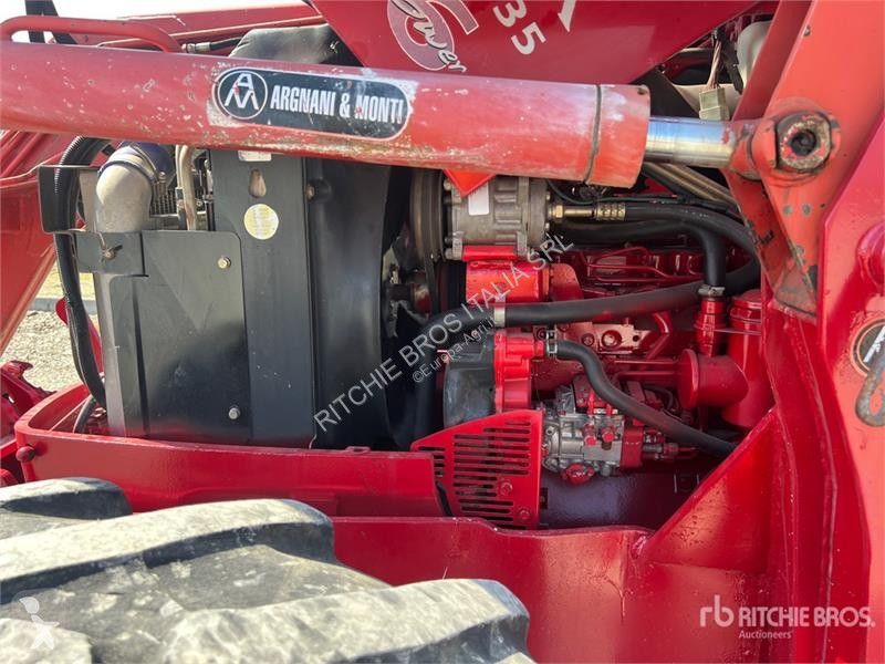 Tractor  MC135