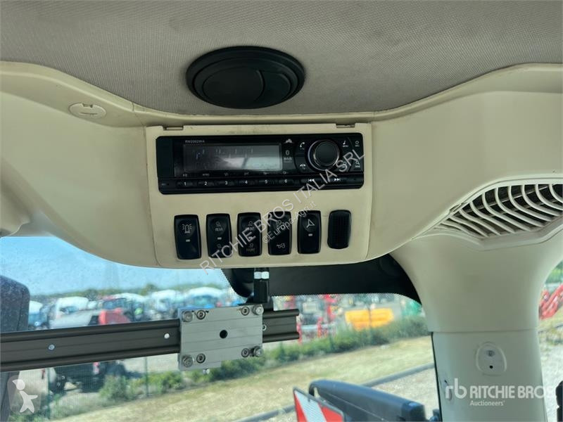Tractor  X8.680 VT Drive