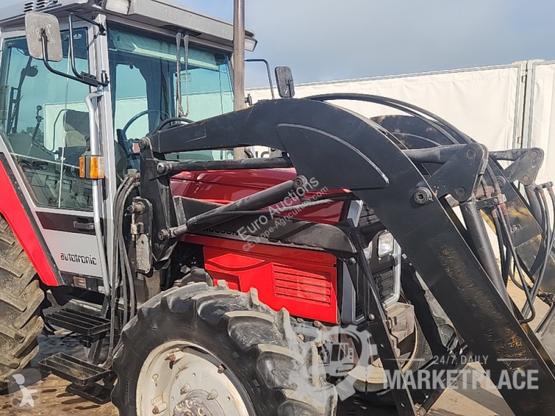 Сільськогосподарський трактор Massey Ferguson 3060