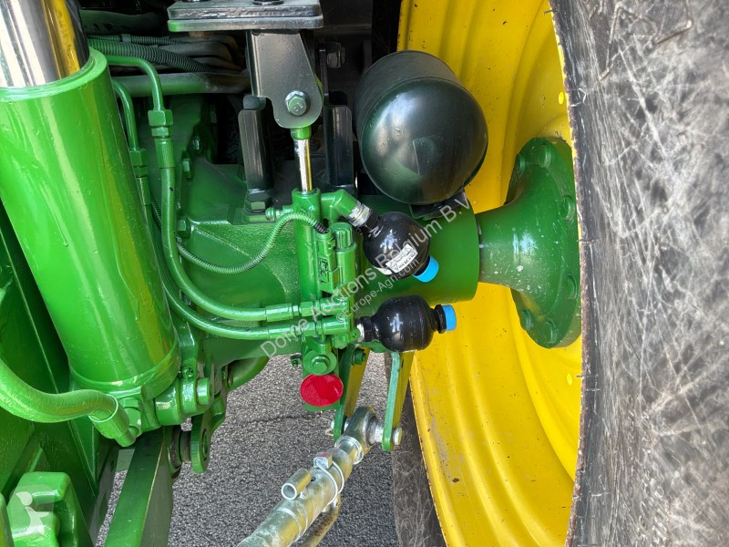 Lantbrukstraktor John Deere 6130R