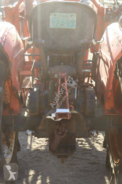 Zemědělský traktor Hinomoto E264