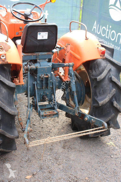 Сільськогосподарський трактор Kubota L2601