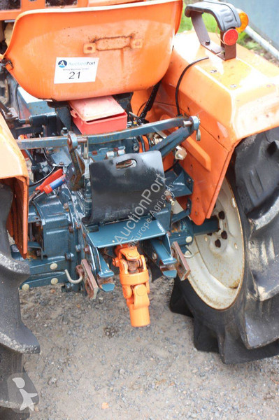 Сільськогосподарський трактор Kubota B1502DT