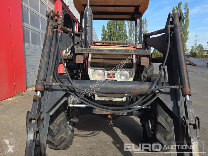 Ciągnik Massey Ferguson MF394-4H