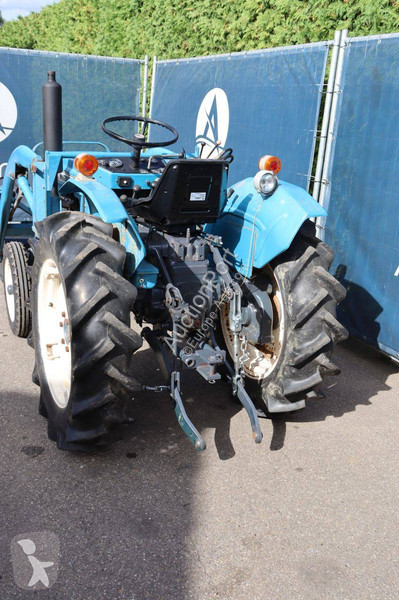 Tractor agrícola Mitsubishi D2000