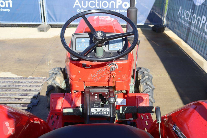 Tractor agrícola Yanmar YM1610D
