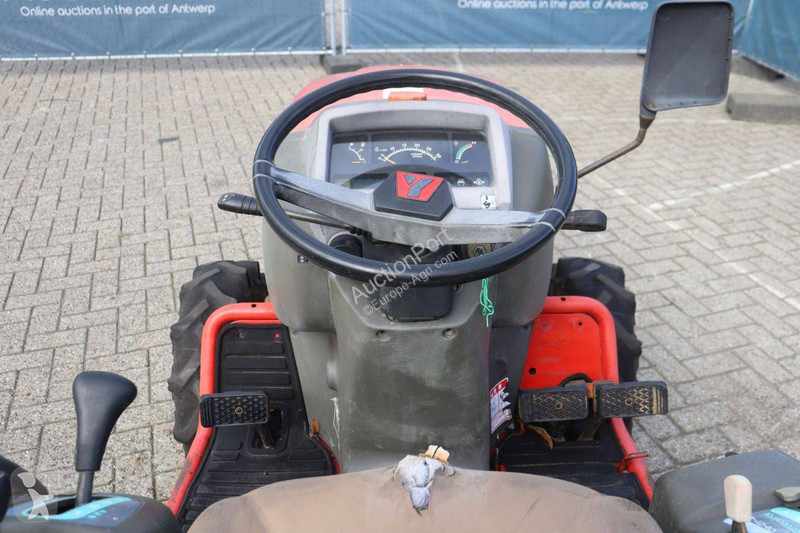 Tractor agrícola Yanmar F220D