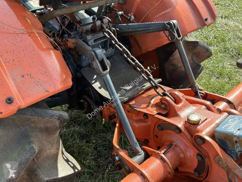 Tractor  B7001