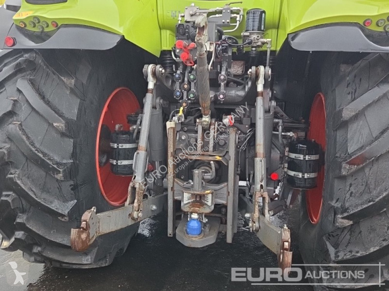 Tracteur agricole Claas Axion 870 CMATIC