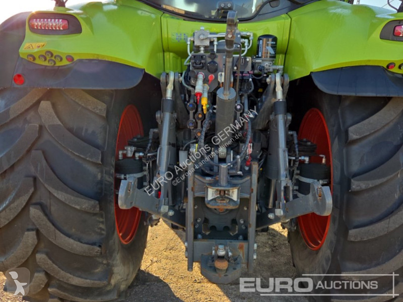 Tracteur agricole Claas Axion 810 CMATIC