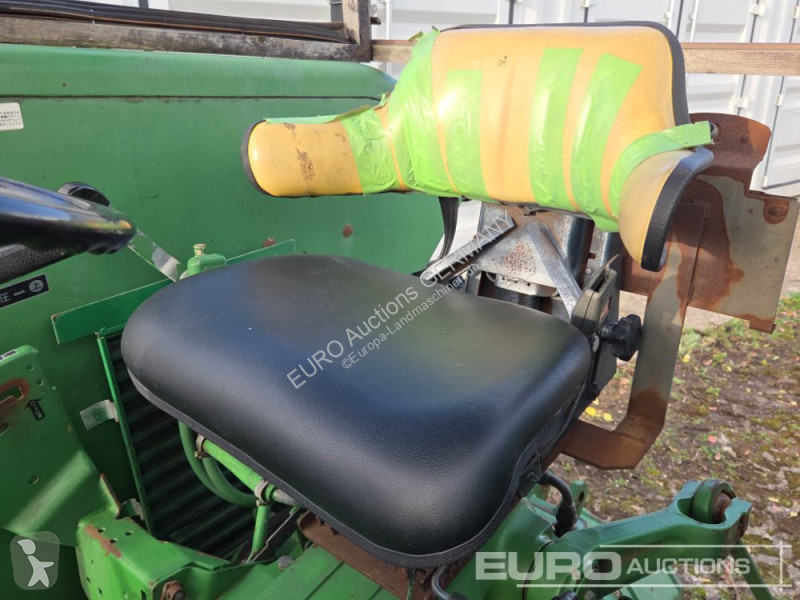 Zemědělský traktor John Deere 1850