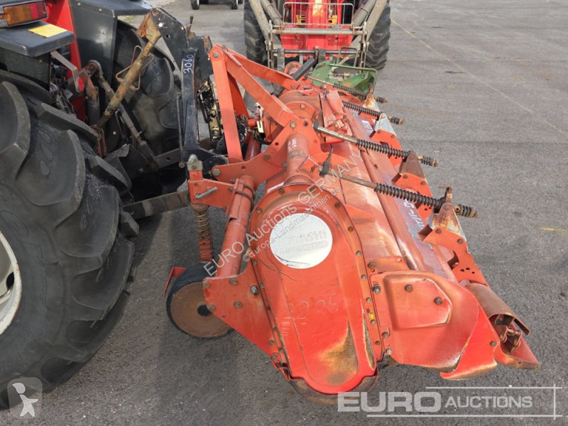 Zemědělský traktor Massey Ferguson 3060