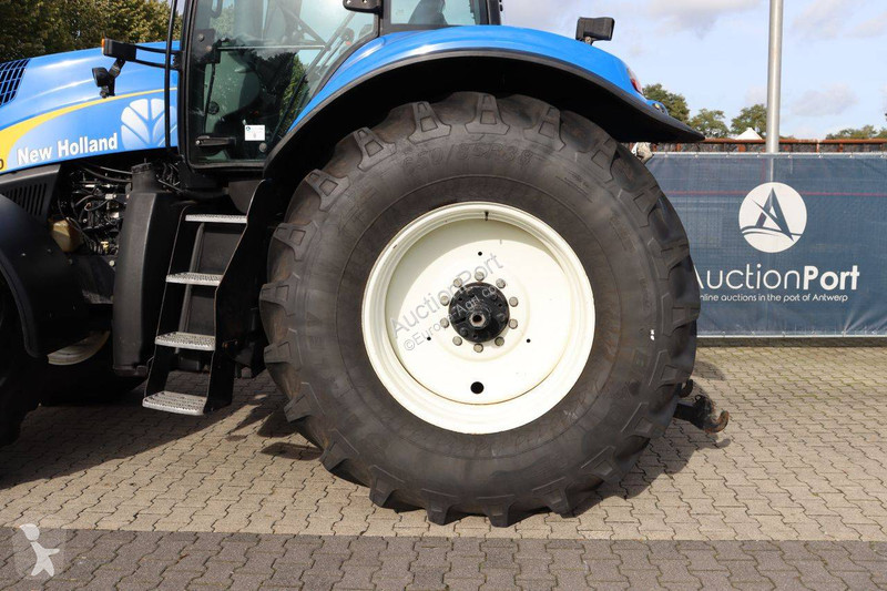 Zemědělský traktor New Holland T8020