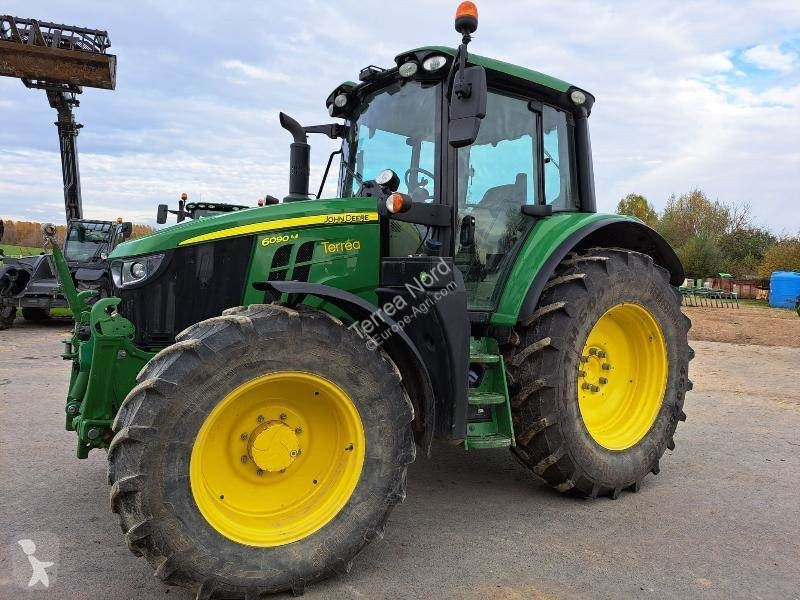 Tractor John Deere 6090M