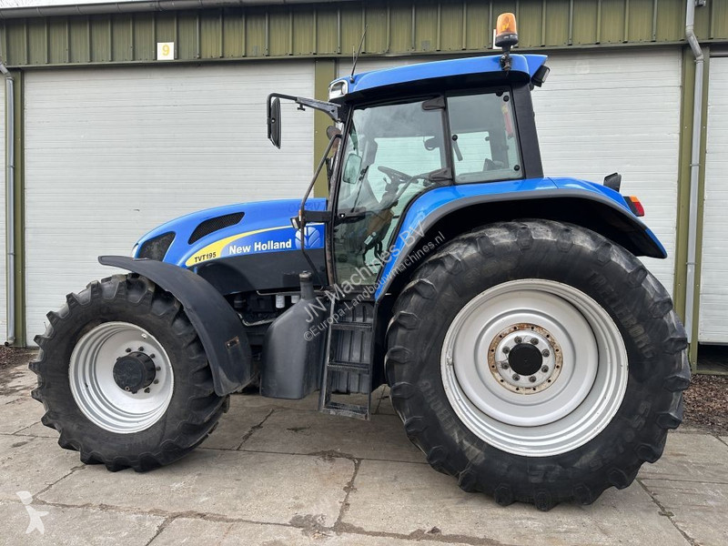 Tractor New Holland TVT 195 Dutch registration