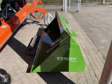 Tractor Fendt voorladerbak uni 2100
