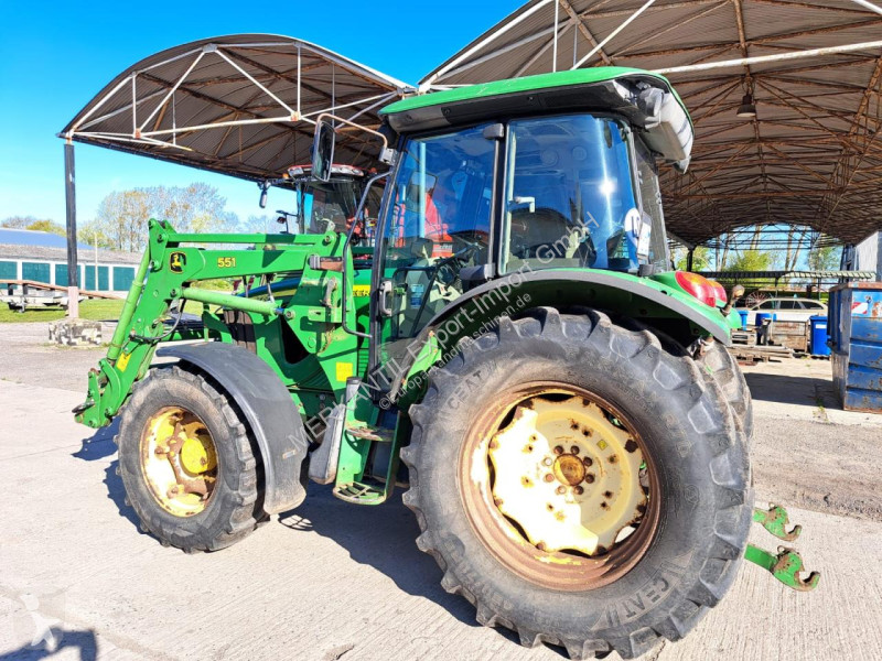 Tractor agrícola John Deere 5720 + FL