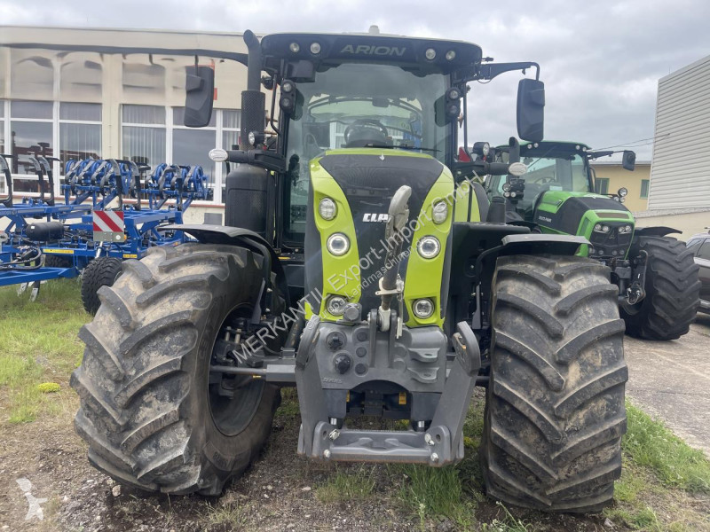 Tractor agrícola Claas Arion 660